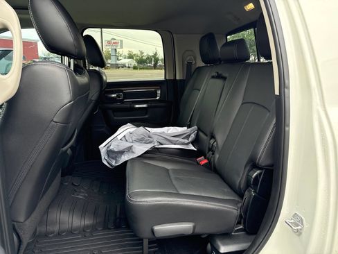 Used 2018 RAM 2500 Laramie w/ Convenience Group AWD/4WD image 10