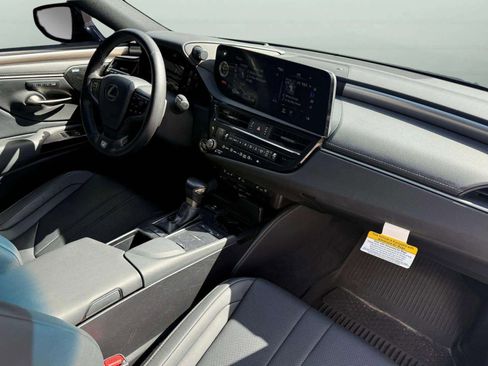 Used 2022 Lexus ES 350 F Sport w/ Accessory Package image 2