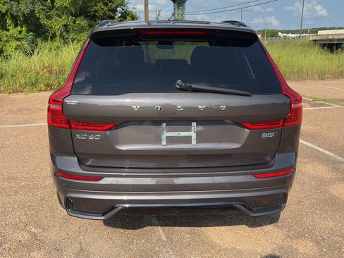 Used 2024 Volvo XC60 B5 Plus AWD/4WD image 5