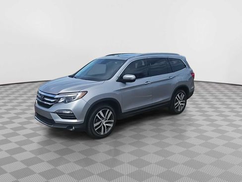 Certified 2018 Honda Pilot Touring image 4