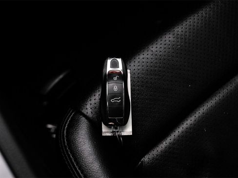 Used 2015 Porsche Cayman image 49