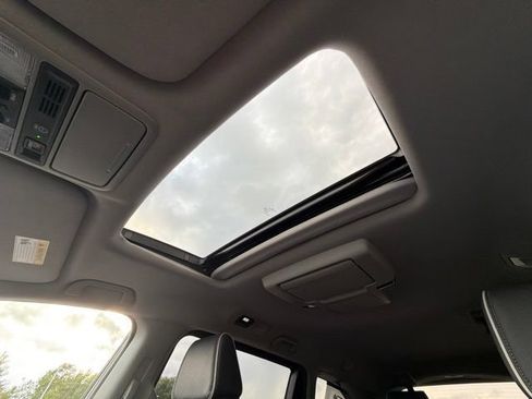 Used 2022 Honda Odyssey Elite image 45