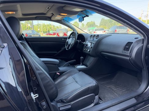 Used 2011 Nissan Altima 3.5 SR w/ 3.5SR Premium Pkg FWD image 10