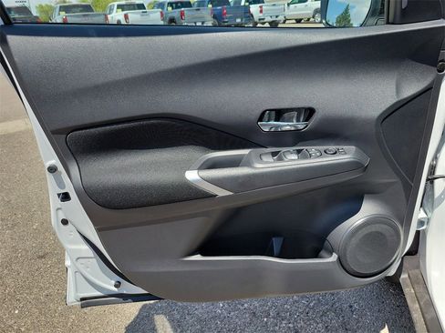 New 2024 Nissan Kicks SV image 18