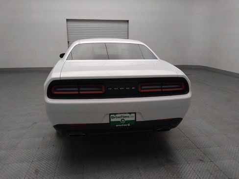 Used 2016 Dodge Challenger SXT RWD image 6