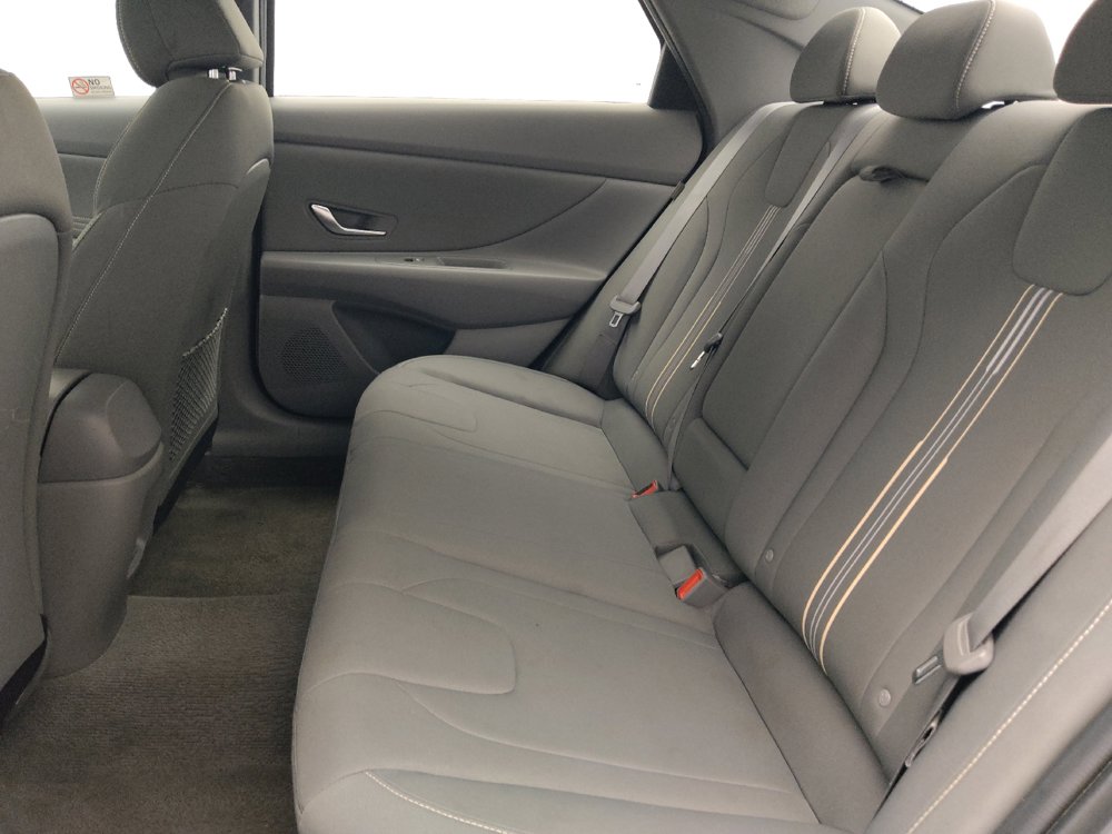 Used 2025 Hyundai Elantra SEL FWD image 18