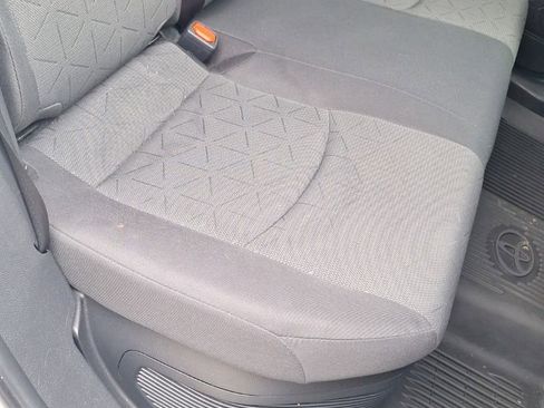 Used 2021 Toyota RAV4 XLE image 17