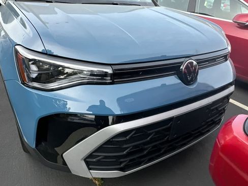 Used 2025 Volkswagen Taos S image 9