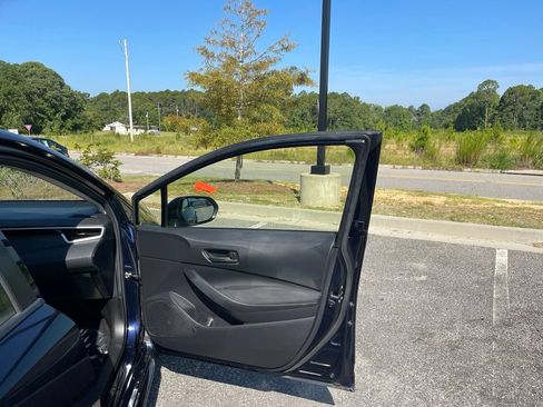 Used 2023 Toyota Corolla LE FWD image 50