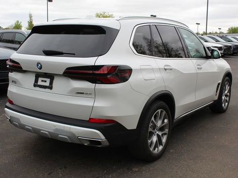 Used 2024 BMW X5 xDrive40i w/ Premium Package AWD/4WD image 3