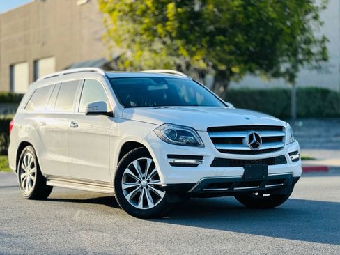 Used 2014 Mercedes-Benz GL 450 4MATIC w/ Lighting Package image 2