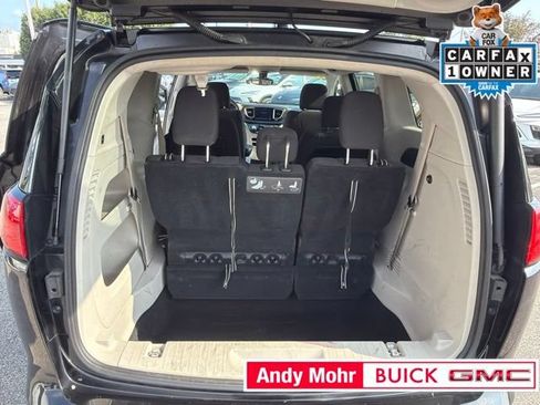 Used 2017 Chrysler Pacifica Touring FWD image 20