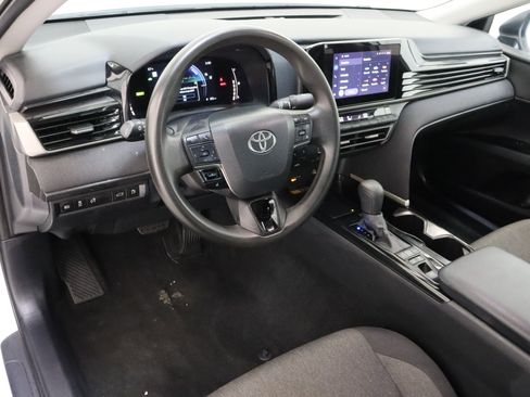 Used 2025 Toyota Camry LE FWD image 14