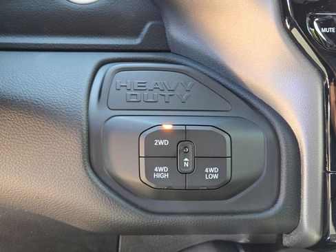 New 2026 RAM 2500 Laramie AWD/4WD image 27