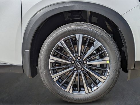 New 2026 Nissan Pathfinder Platinum FWD image 9