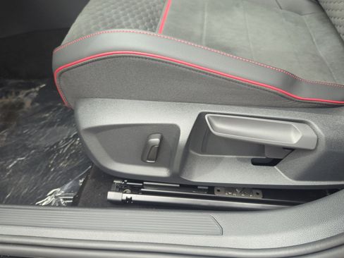 New 2025 Volkswagen Golf SE image 14