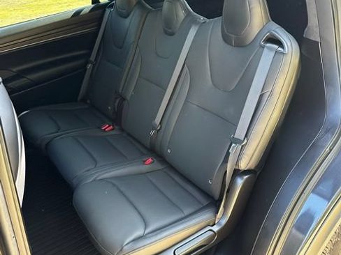 Used 2024 Tesla Model X AWD/4WD image 18