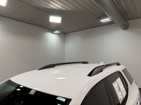 Used 2023 GMC Acadia AT4 image 43