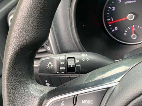 Used 2020 Kia Sportage LX image 19