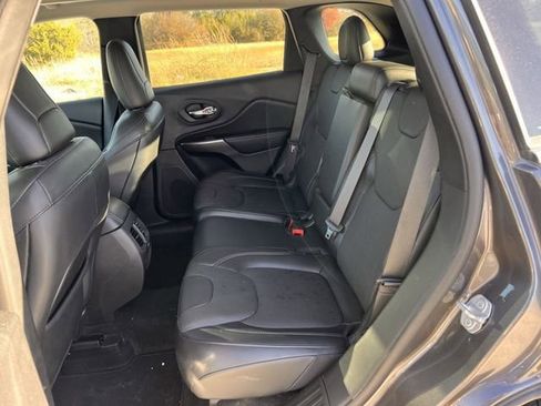 Used 2020 Jeep Cherokee Limited w/ Luxury Group image 30