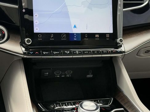 Used 2022 Jeep Grand Wagoneer Series I image 20