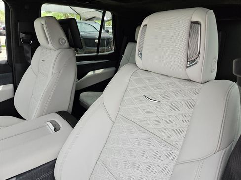 New 2026 Cadillac Escalade Platinum Sport w/ LPO, ONYX Package AWD/4WD image 46