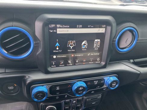 Used 2023 Jeep Gladiator Overland w/ Popular Equipment Package image 16