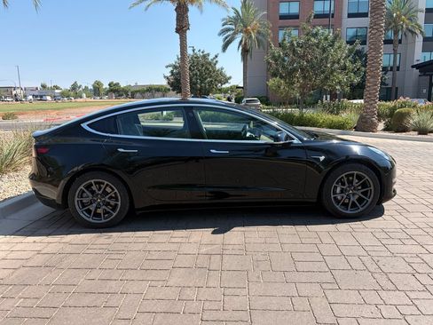 Used 2018 Tesla Model 3 Long Range RWD image 2