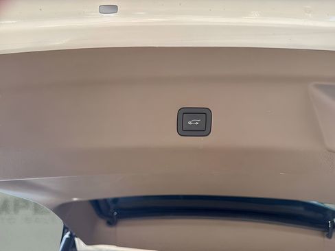 Used 2025 GMC Yukon XL Denali w/ Sun & Power Step Package AWD/4WD image 34