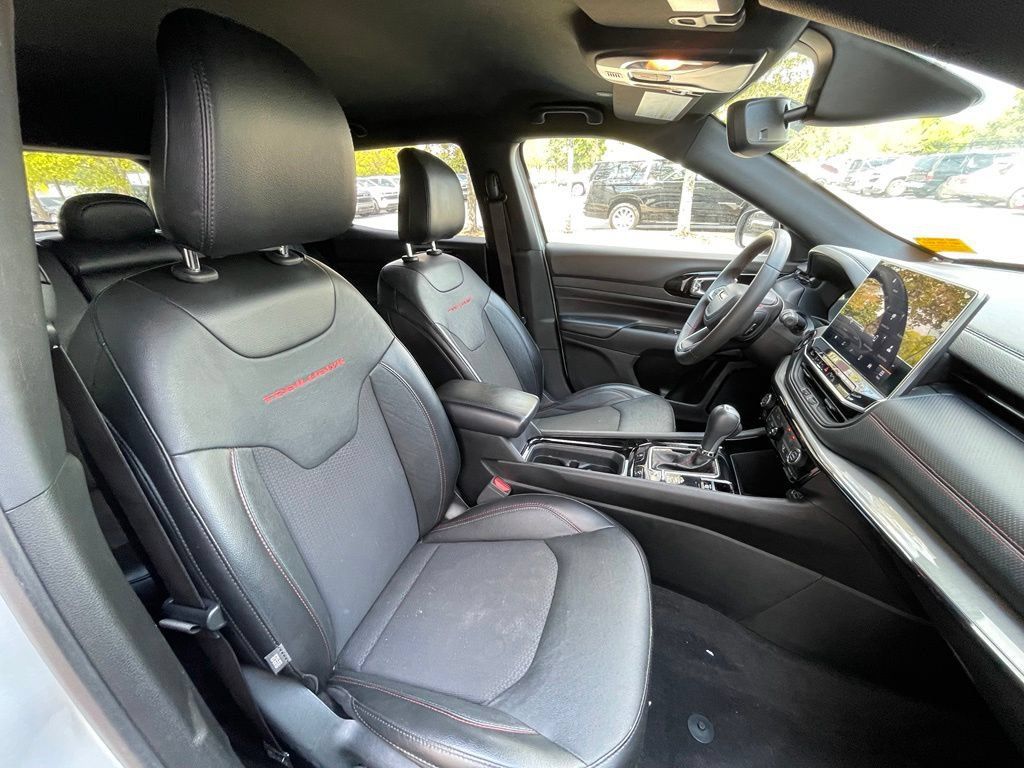Used 2023 Jeep Compass Trailhawk AWD/4WD image 31