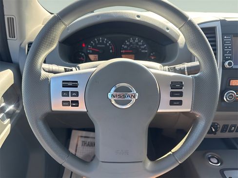 Used 2021 Nissan Frontier SV w/ Midnight Edition Floor Mats image 18