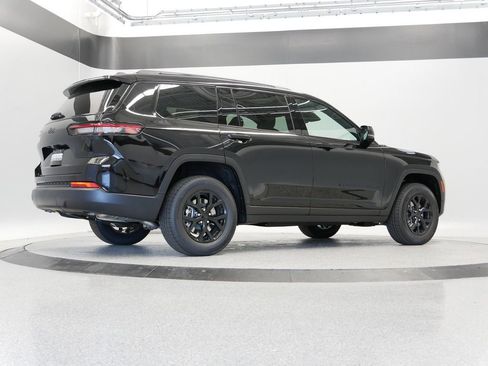 New 2025 Jeep Grand Cherokee L Altitude AWD/4WD image 8