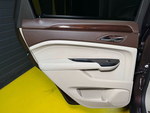 Used 2015 Cadillac SRX Luxury w/ Driver Awareness Package image 18