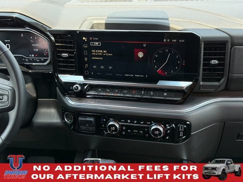 Used 2024 GMC Sierra 1500 SLT w/ SLT Premium Plus Package AWD/4WD image 34