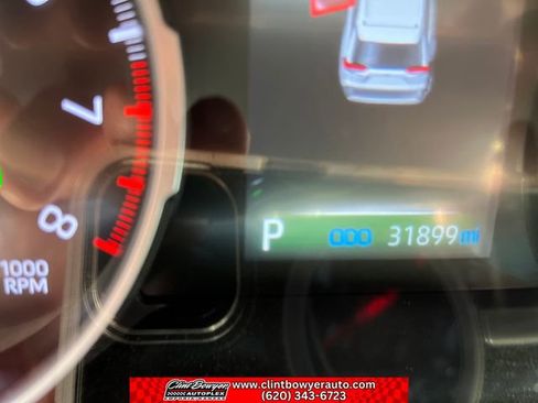 Used 2022 Toyota RAV4 XLE AWD/4WD image 16
