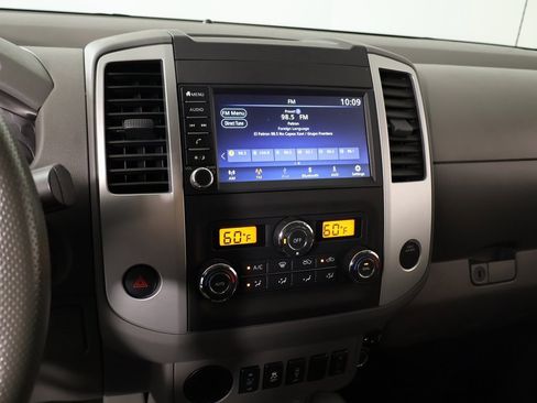 Used 2021 Nissan Frontier SV image 5