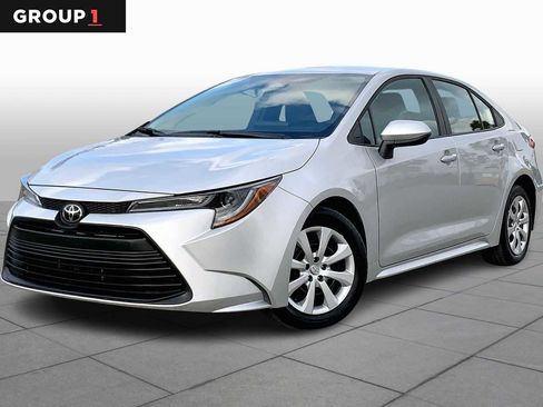 Certified 2025 Toyota Corolla LE image 1