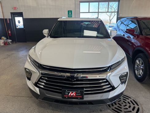 Used 2023 Chevrolet Blazer Premier w/ Driver Confidence II Package image 2