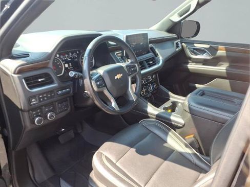 Used 2021 Chevrolet Tahoe Premier w/ Premium Package AWD/4WD image 13