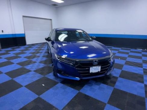 Used 2022 Honda Accord Sport image 3