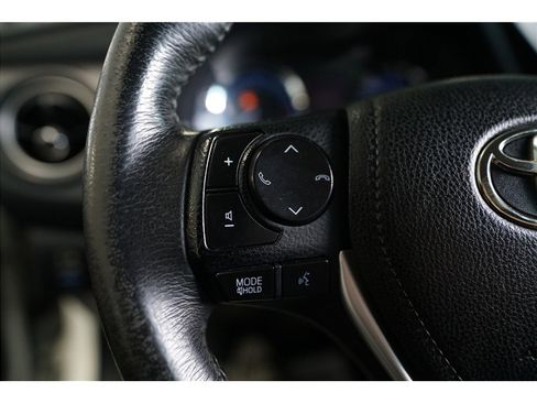 Used 2018 Toyota Corolla SE image 22