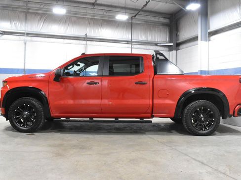 Used 2019 Chevrolet Silverado 1500 Custom w/ Custom Value Package AWD/4WD image 18