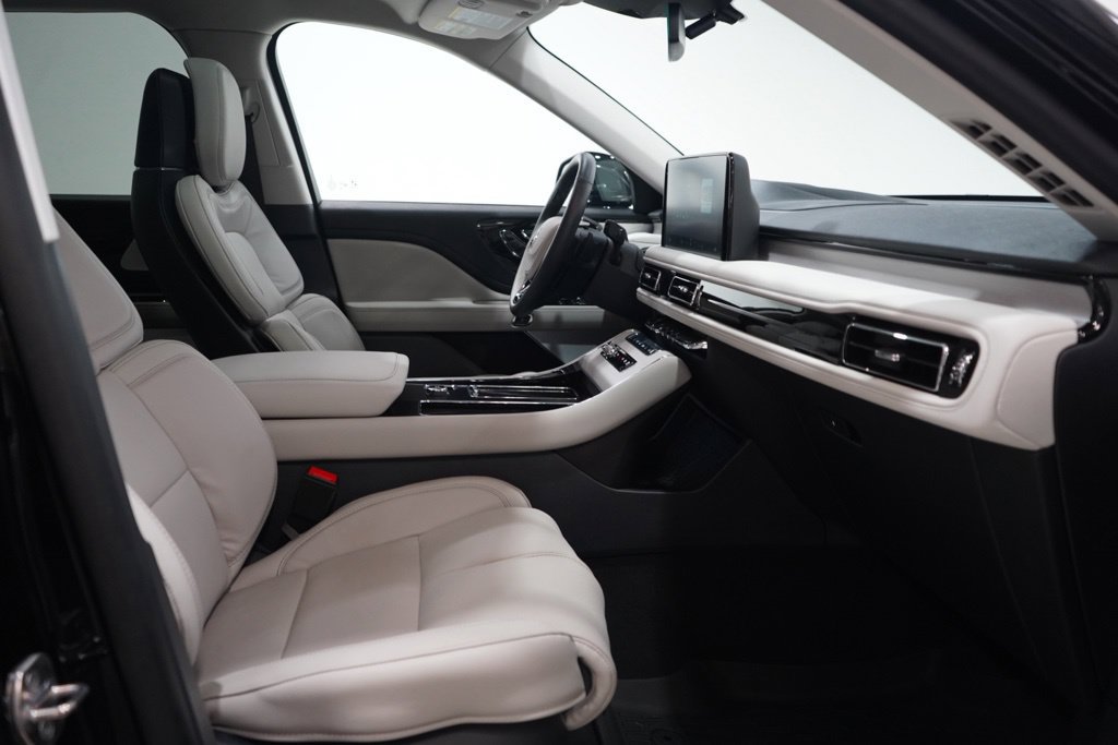 Used 2026 Lincoln Aviator Reserve AWD/4WD image 12