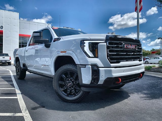 Used 2025 GMC Sierra 2500 AT4 w/ AT4 Premium Plus Package AWD/4WD image 2