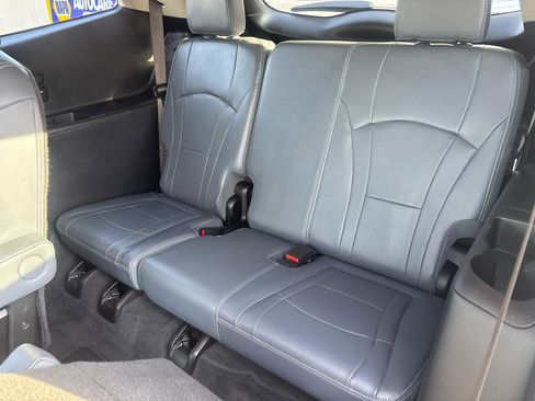 Used 2020 Buick Enclave Essence image 34