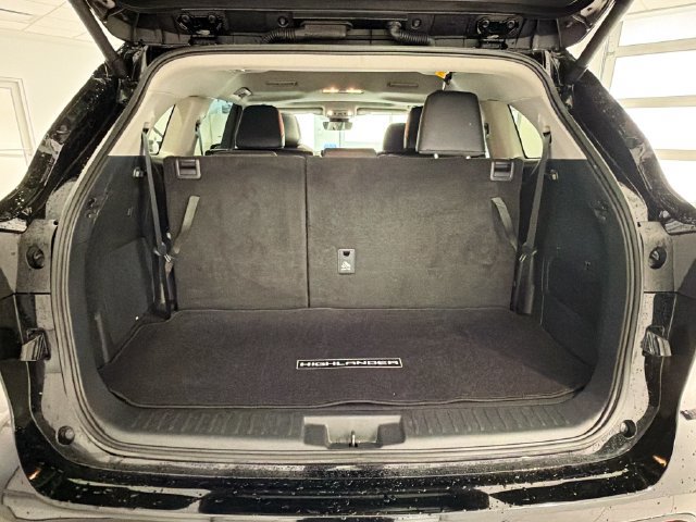 Certified 2025 Toyota Highlander Limited AWD/4WD image 21