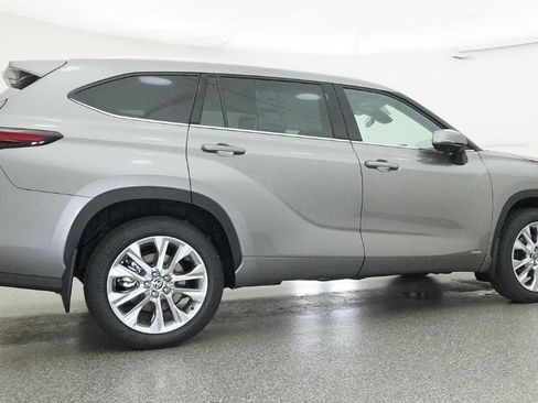 New 2026 Toyota Highlander Limited AWD/4WD image 5
