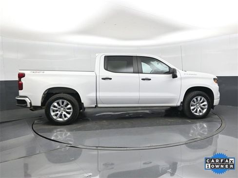 Used 2023 Chevrolet Silverado 1500 Custom image 2