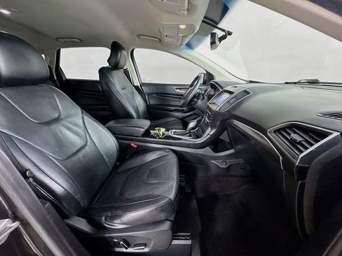 Used 2016 Ford Edge Titanium FWD image 34