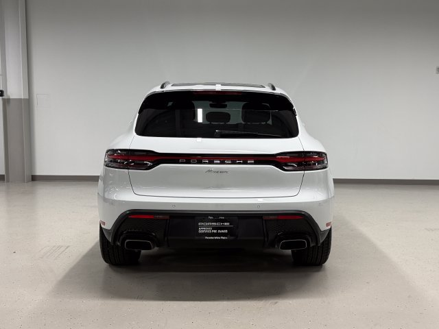 Certified 2026 Porsche Macan AWD/4WD image 8